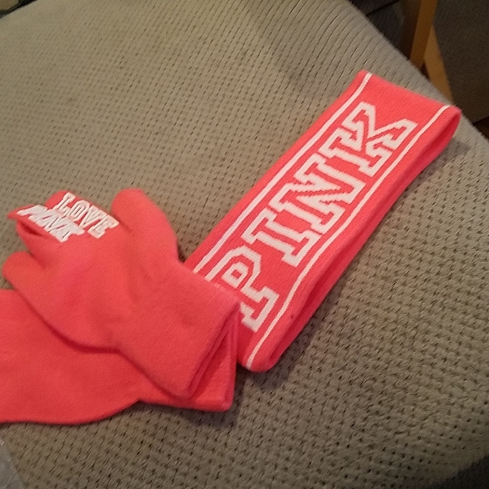 New pink Victoria's SECRET gloves headband set - Picture 2 of 3